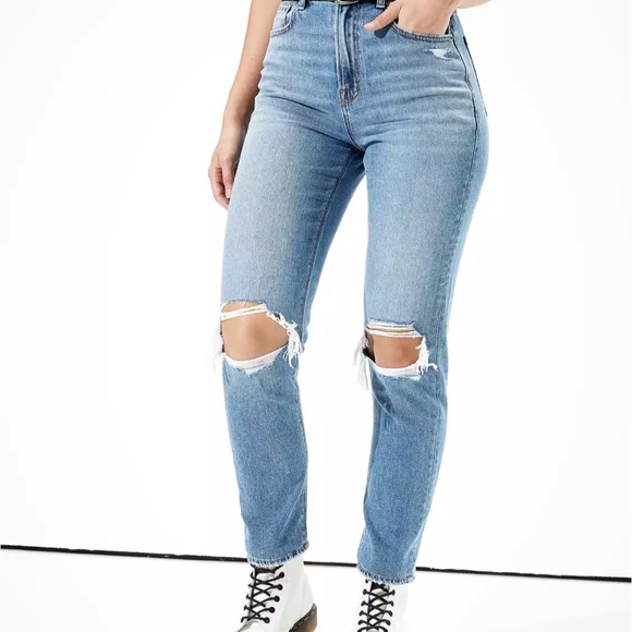 AE Ripped Mom Jean - Picture 3 of 7